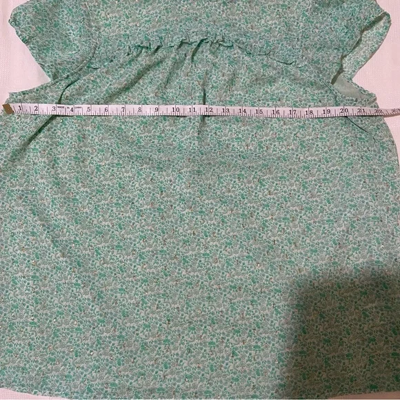 Floral Green Ruffle Blouse - Picture 7 of 8